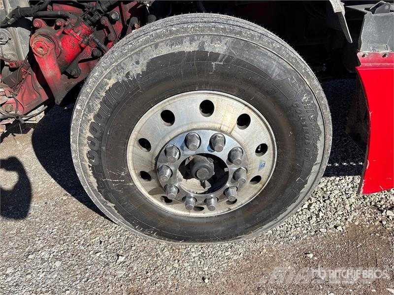 Kenworth T680 وحدات الجر