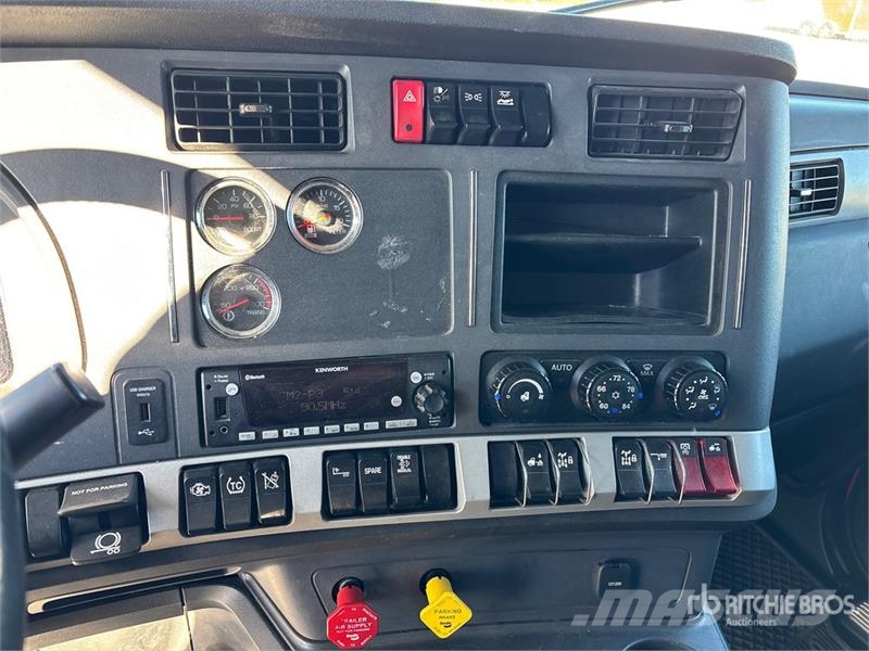 Kenworth T680 وحدات الجر