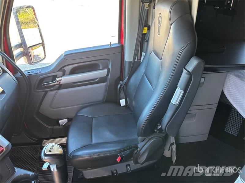 Kenworth T680 وحدات الجر