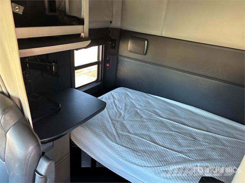 Kenworth T680 وحدات الجر