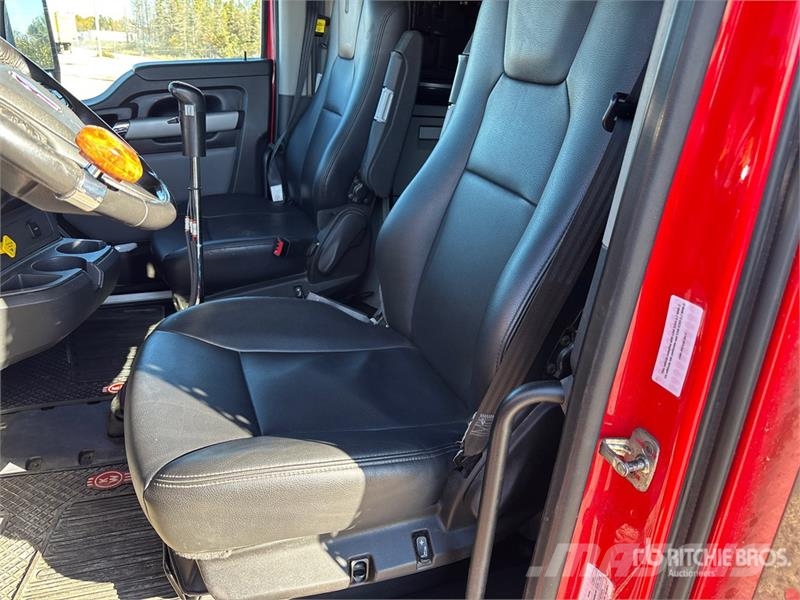 Kenworth T680 وحدات الجر