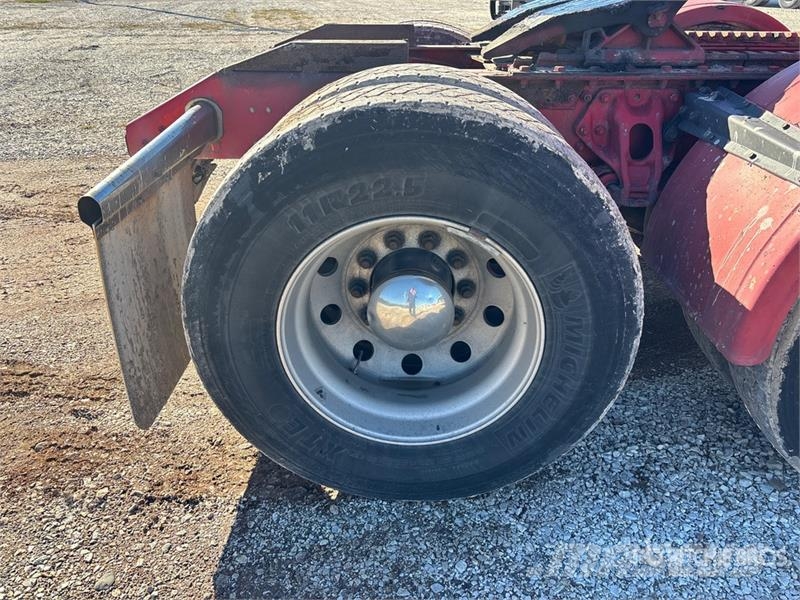 Kenworth T680 وحدات الجر
