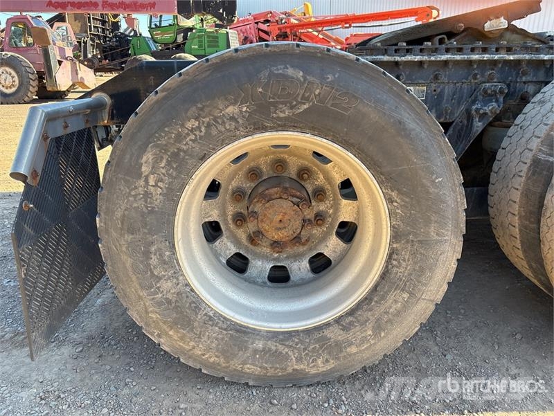 Kenworth T680 Sadulveokid