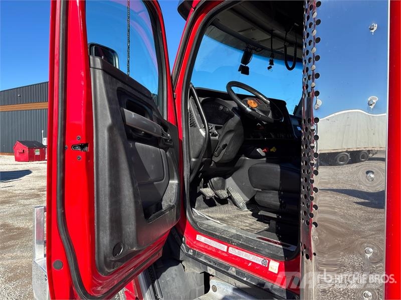 Kenworth T680 وحدات الجر
