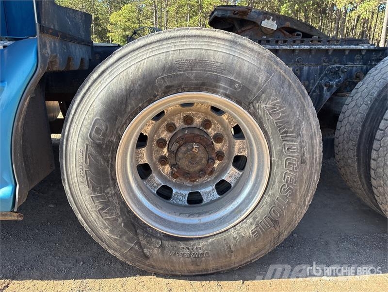 Kenworth T680 Sadulveokid