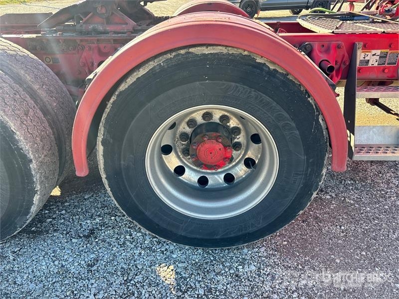 Kenworth T680 وحدات الجر