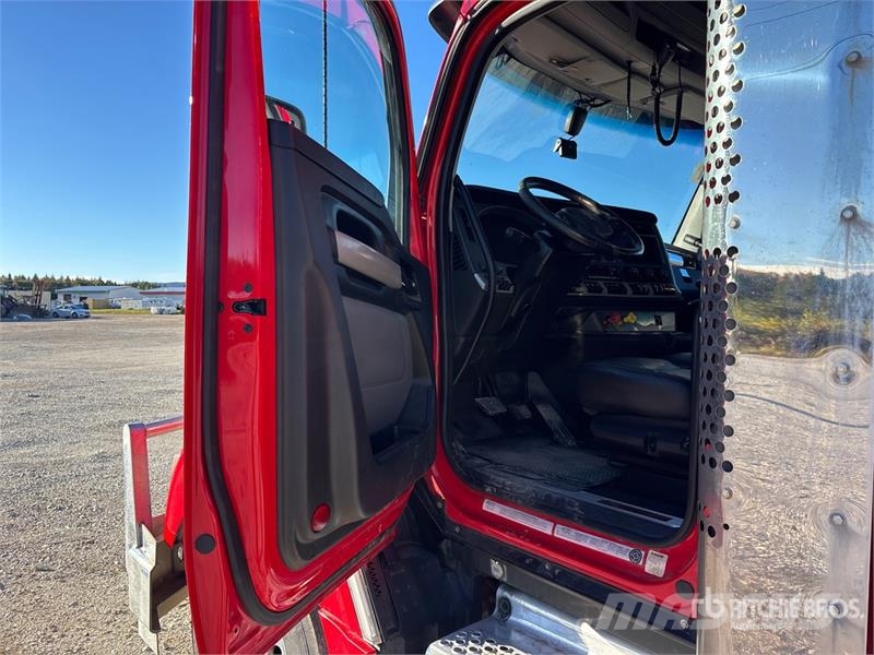 Kenworth T680 وحدات الجر