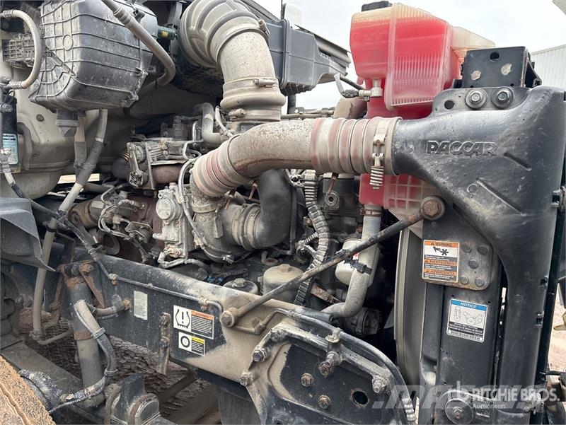 Kenworth T680 6x4 T/A Day Cab Truck Tractor Vlačilci