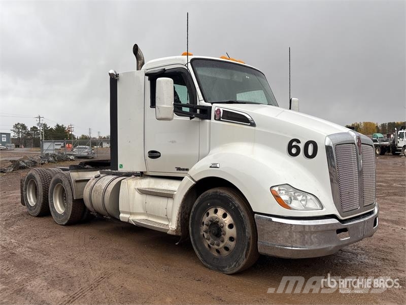 Kenworth T680 6x4 T/A Day Cab Truck Tractor Vlačilci