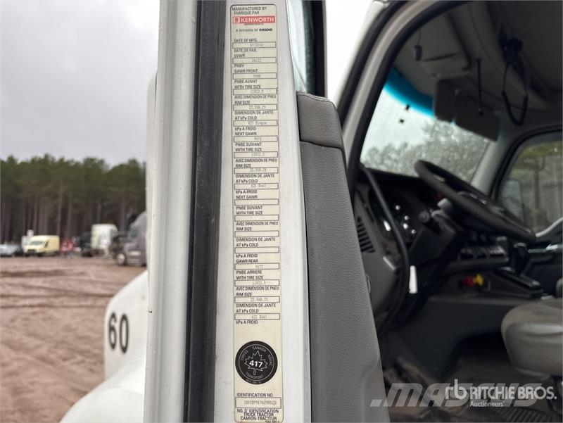 Kenworth T680 6x4 T/A Day Cab Truck Tractor Vlačilci