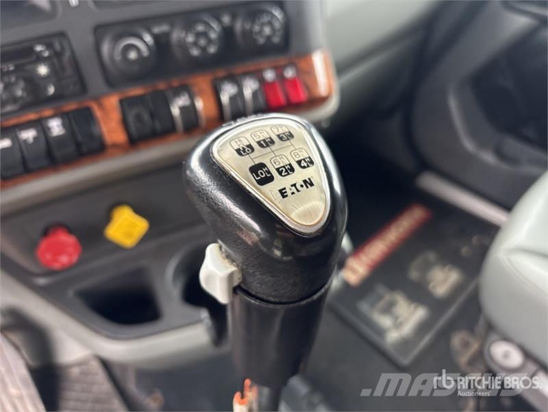 Kenworth T680 6x4 T/A Sleeper Truck Tractor Sadulveokid