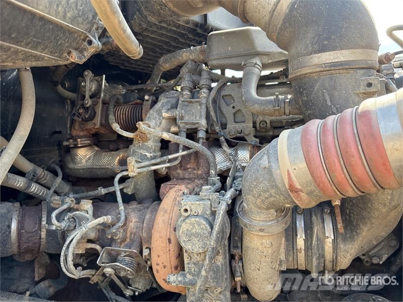 Kenworth T680 6x4 T/A Sleeper Truck Tractor Tegljači