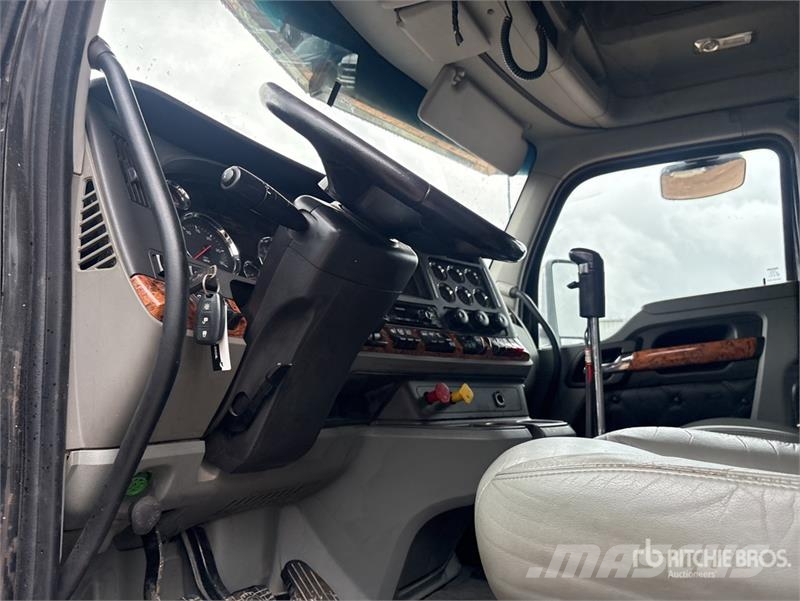 Kenworth T680 6x4 T/A Sleeper Truck Tractor Sadulveokid