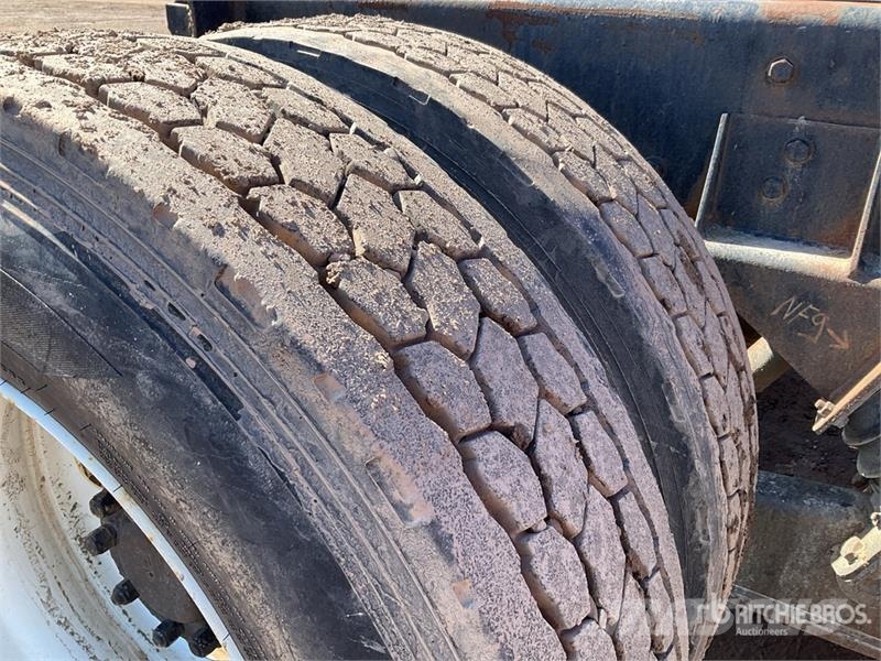 Kenworth T800 6x4 Cab and Chassis Cabine si interior