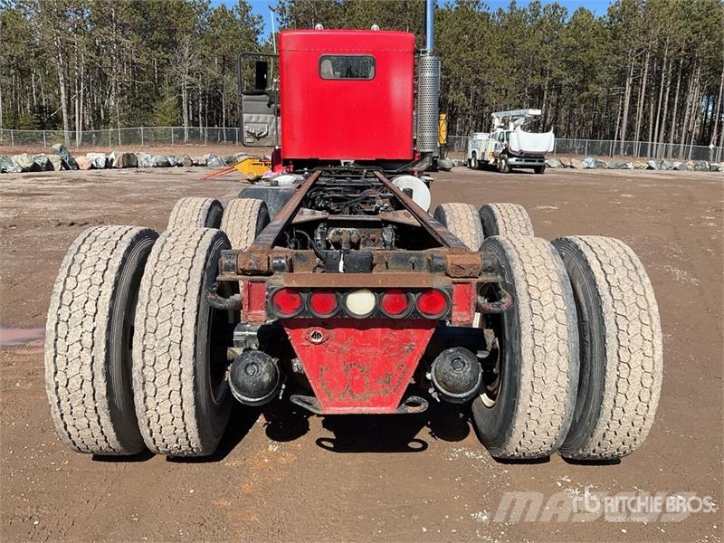 Kenworth T800 6x4 Cab and Chassis Cabine si interior