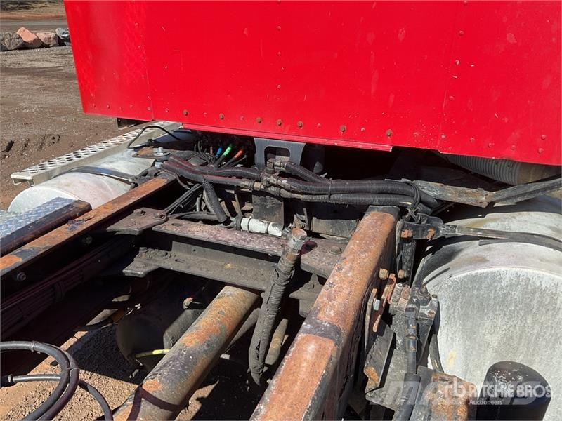 Kenworth T800 6x4 Cab and Chassis Cabine si interior