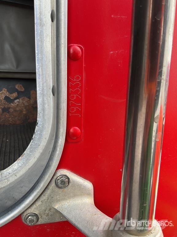Kenworth T800 6x4 Cab and Chassis Cabine si interior