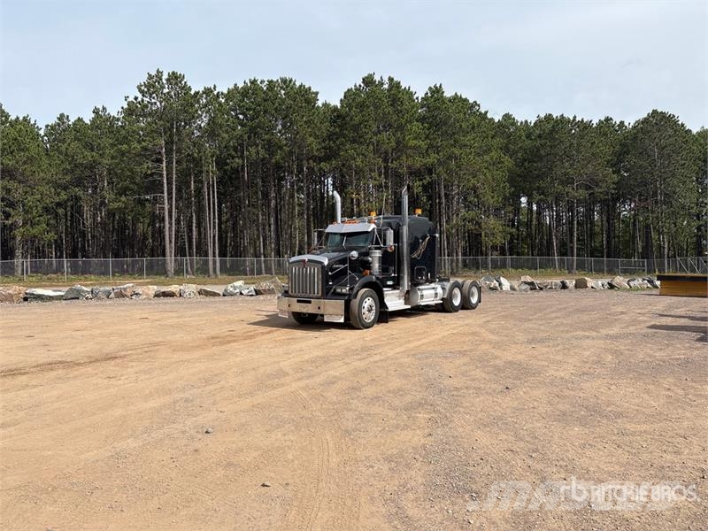 Kenworth T800 6x4 T/A Sleeper Truck Tractor Влекачи