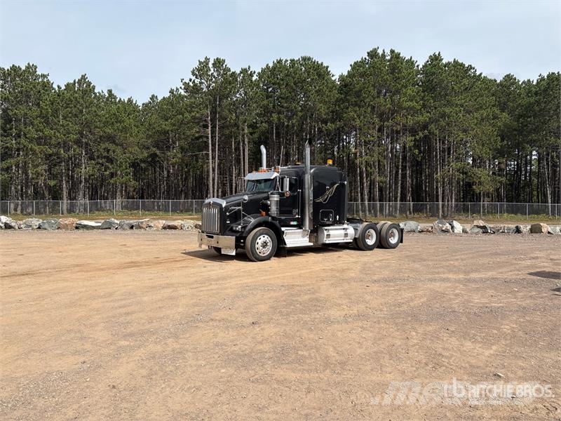 Kenworth T800 6x4 T/A Sleeper Truck Tractor Влекачи