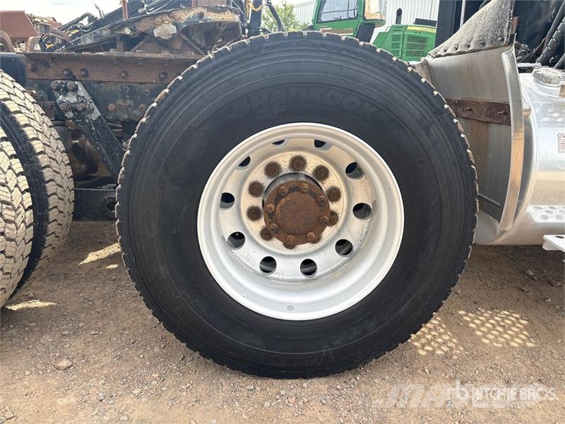 Kenworth T800 6x4 T/A Sleeper Truck Tractor Влекачи