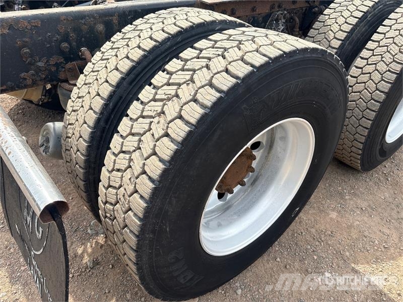 Kenworth T800 6x4 T/A Sleeper Truck Tractor Влекачи