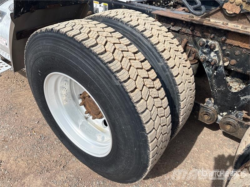 Kenworth T800 6x4 T/A Sleeper Truck Tractor Влекачи