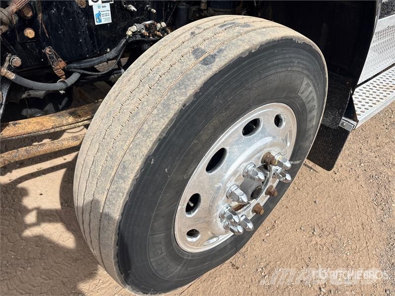 Kenworth T800 6x4 T/A Sleeper Truck Tractor Влекачи