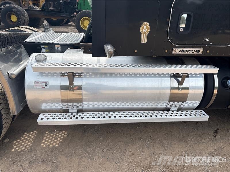 Kenworth T800 6x4 T/A Sleeper Truck Tractor Влекачи