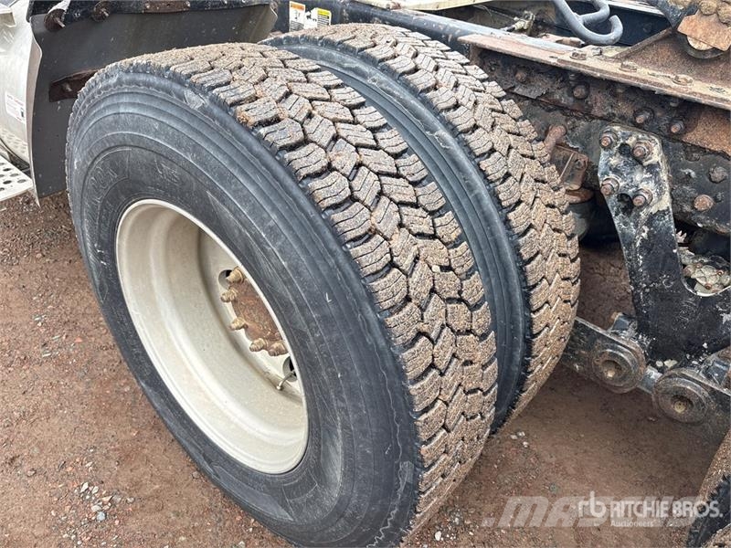 Kenworth T800 6x4 Truck T/A Sleeper Truck Tractor Sattelzugmaschinen
