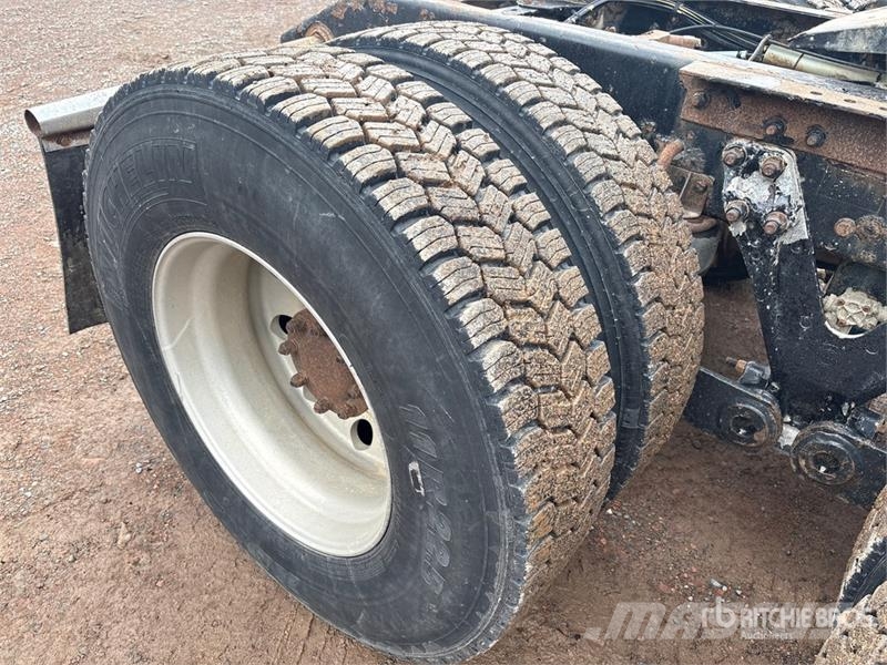 Kenworth T800 6x4 Truck T/A Sleeper Truck Tractor Sattelzugmaschinen