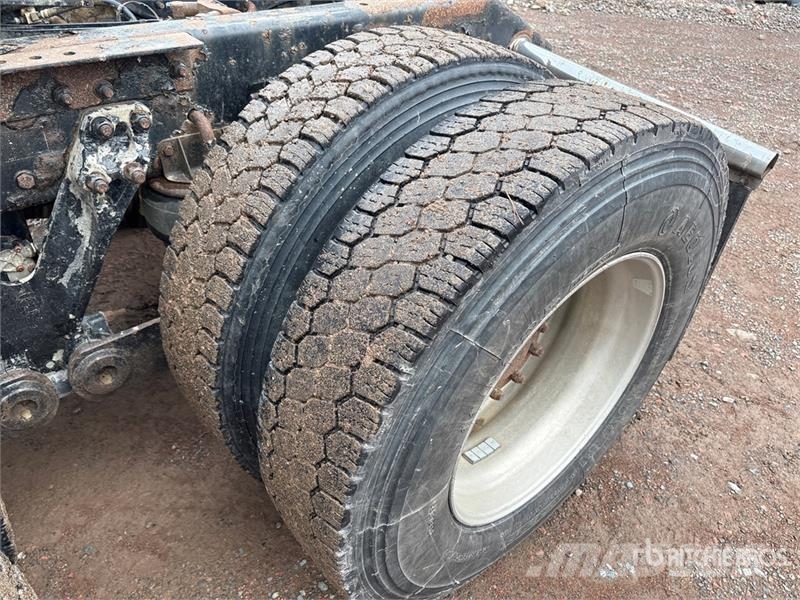 Kenworth T800 6x4 Truck T/A Sleeper Truck Tractor Sattelzugmaschinen