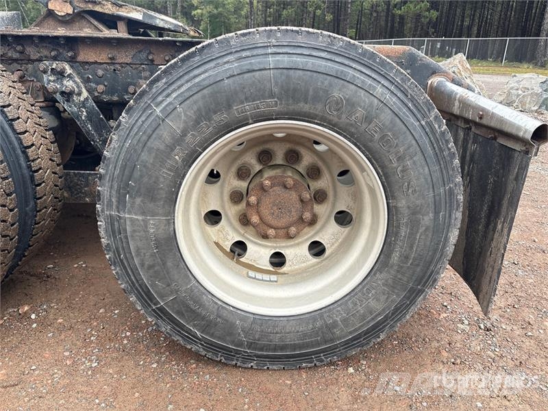 Kenworth T800 6x4 Truck T/A Sleeper Truck Tractor Sattelzugmaschinen