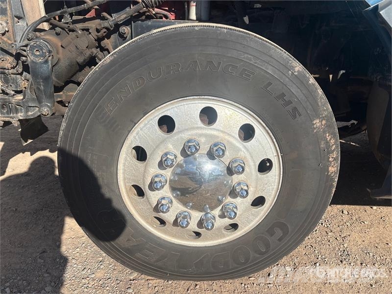 Kenworth T880 Trekkers