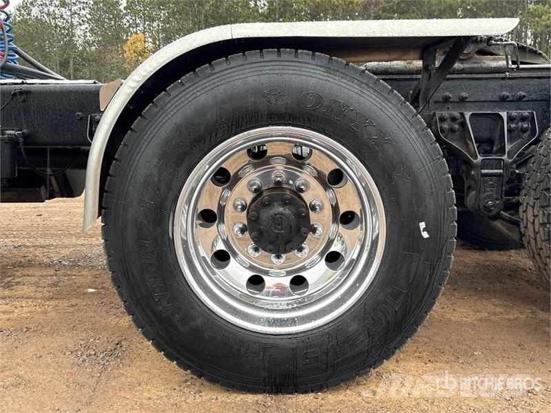 Kenworth T880 Trekkers