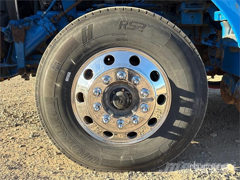Kenworth T880 Tractor Units