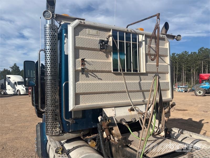 Kenworth T880 Trekkers