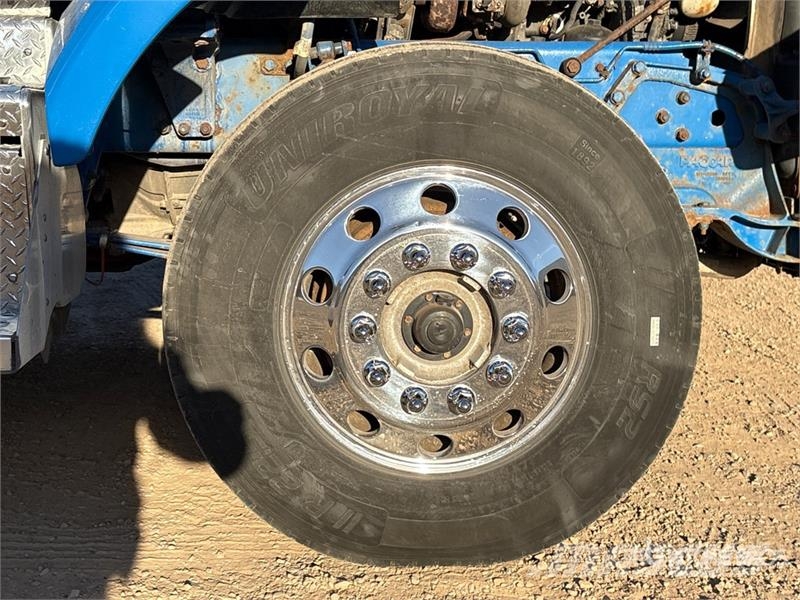 Kenworth T880 Tractor Units