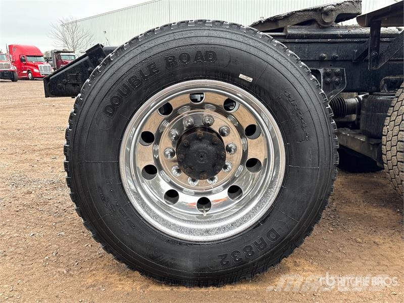Kenworth T880 Trekkers
