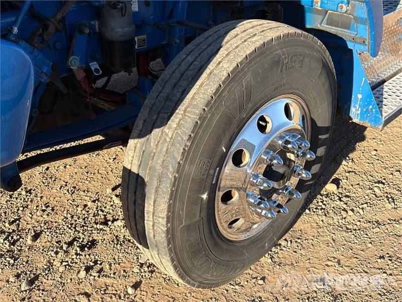 Kenworth T880 Tractor Units