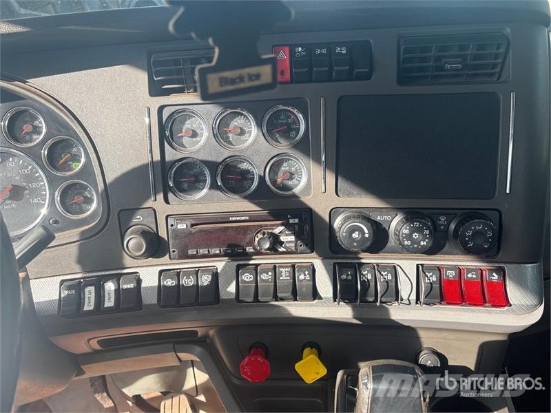 Kenworth T880 Trekkers