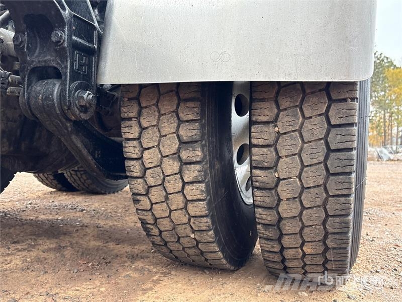 Kenworth T880 Trekkers