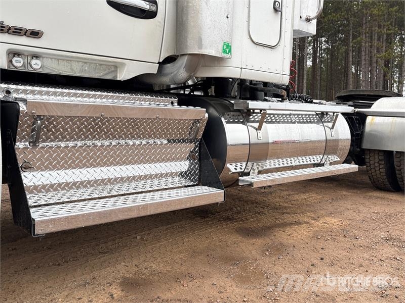 Kenworth T880 Trekkers