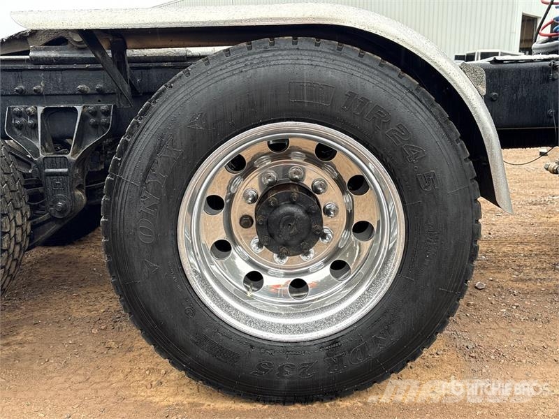 Kenworth T880 Trekkers