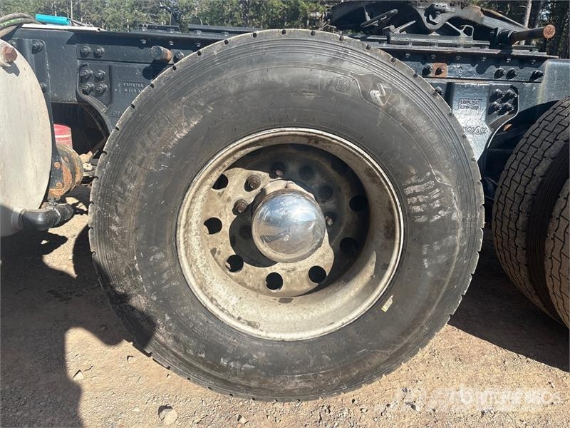 Kenworth T880 Trekkers