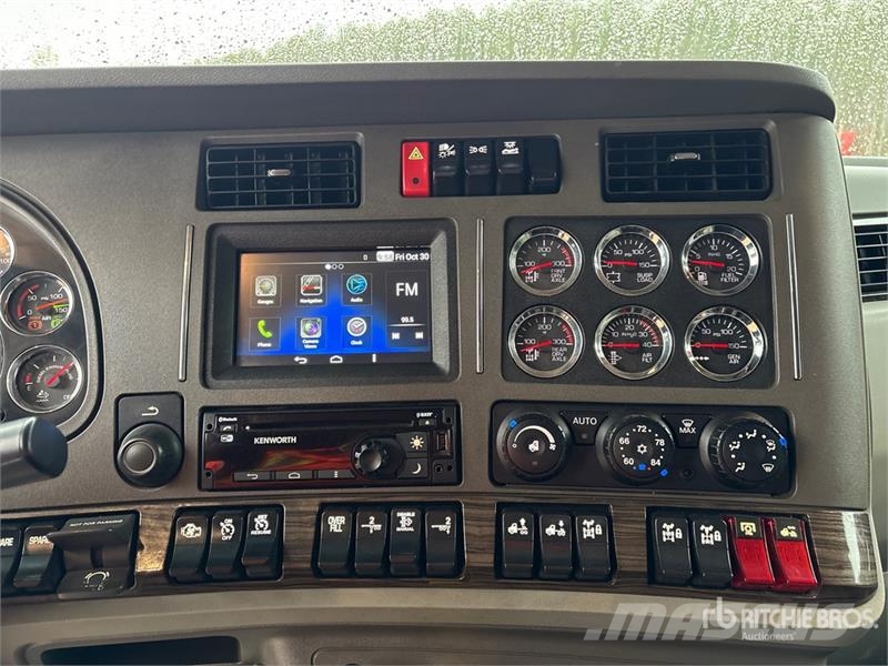 Kenworth T880 Trekkers