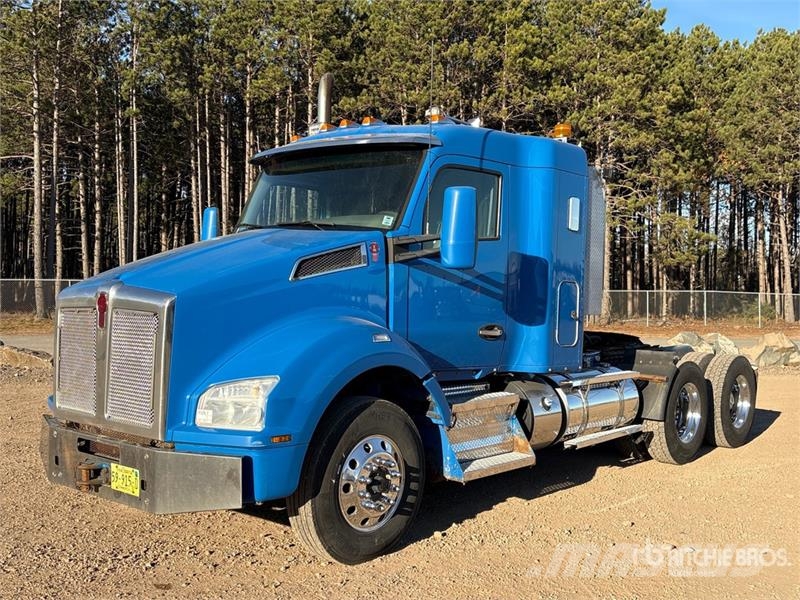 Kenworth T880 Vetopöytäautot