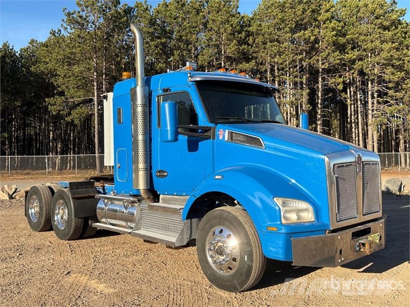 Kenworth T880 Tractor Units