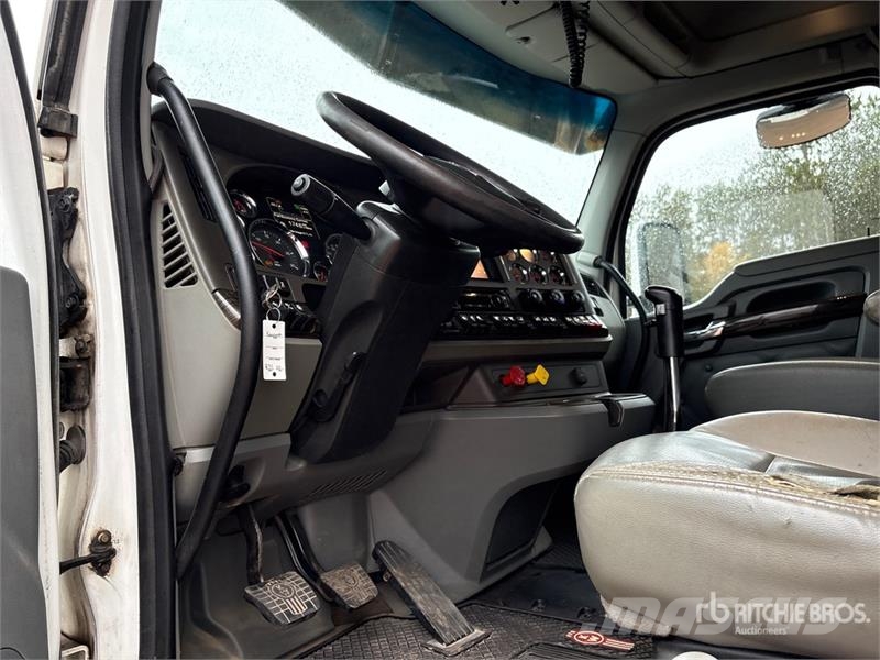 Kenworth T880 Trekkers