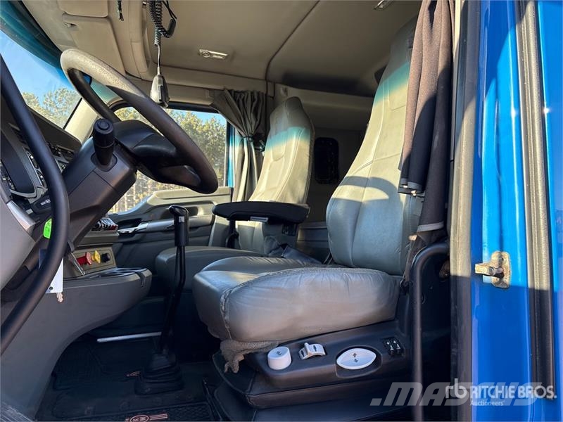 Kenworth T880 Tractor Units