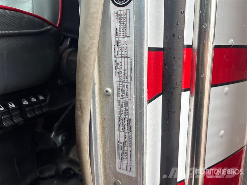 Kenworth W900L Prime Movers